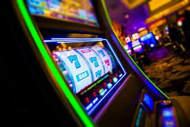 Antarmuka permainan gratis hayobet menampilkan kategori slot, live dealer, dan simulator olahraga